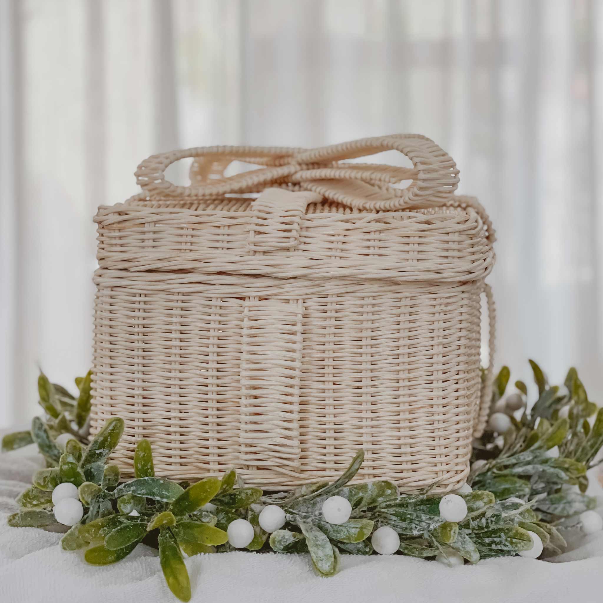 Rattan Gift Box Stitch & Straw
