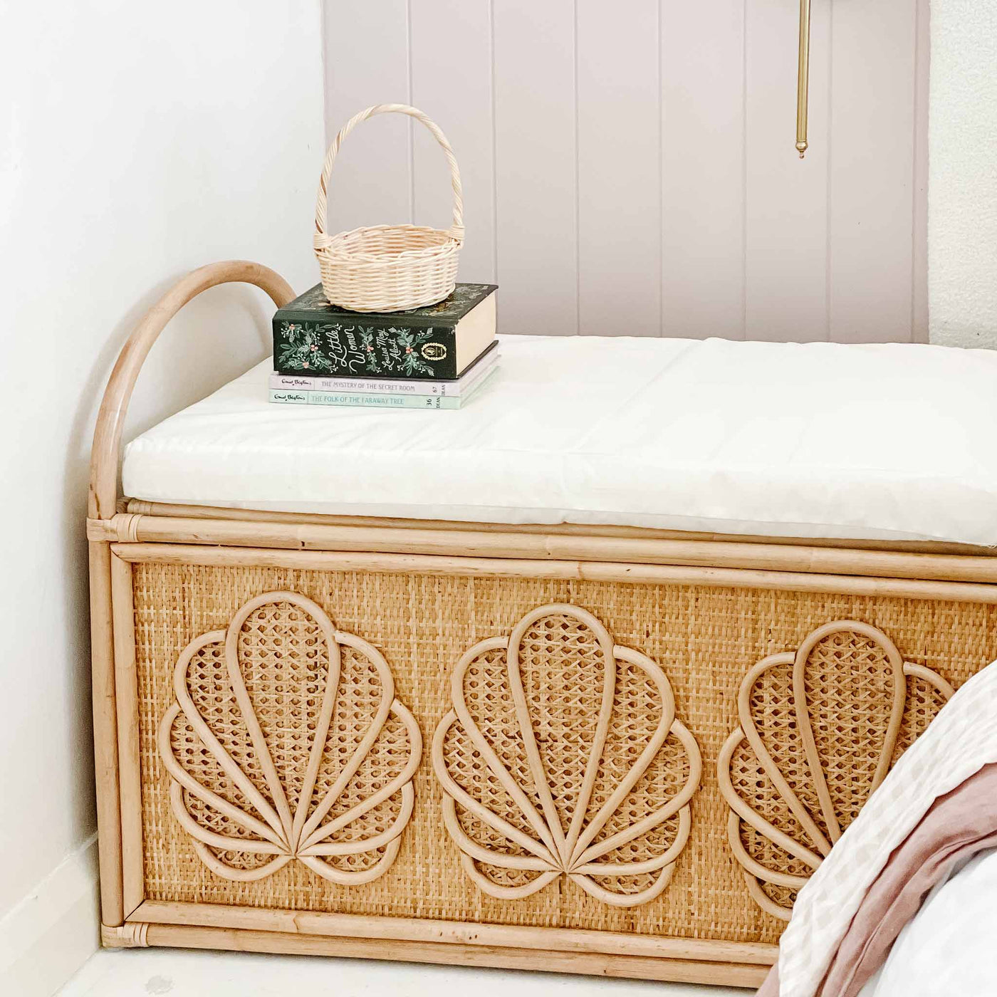 Clam Shell Rattan Trunk Storage